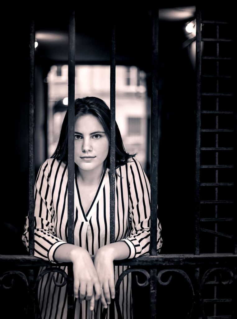 恋愛で不安な時に相手に連絡するべきか？