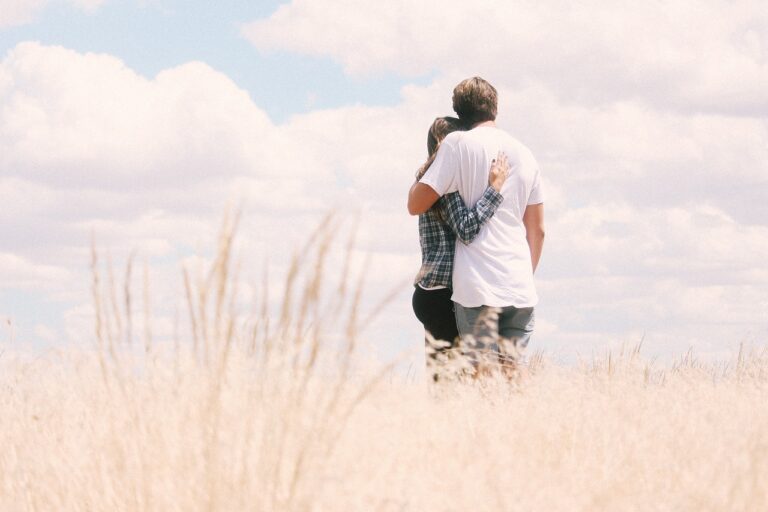 告白しない男性の心理とは？恋愛における理由を探る！